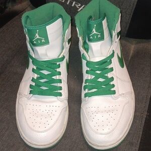 9.5 Nike Retros Green With Green Laces